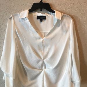 White Laundry By Shelli Segal Blouse size Medium